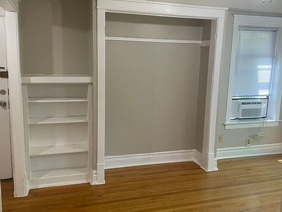 4th image of 1358 W Rosedale Ave