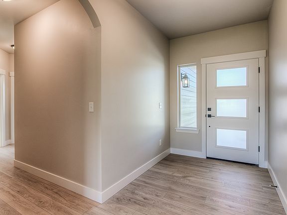 5th image of 406 N 90th Ave