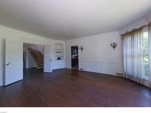 5th image of 18555 Parkland Dr