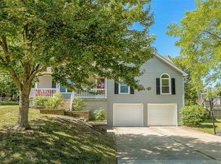 509 SW Bonanza Dr, Lees Summit, MO 64081