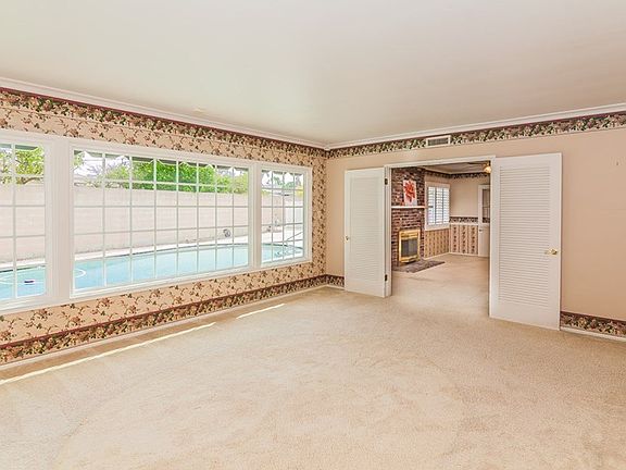 4th image of 640 S Almirante Dr