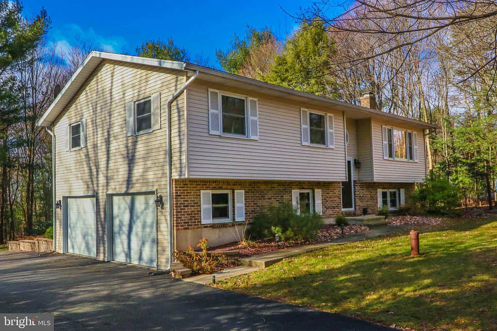 150 Horseshoe Dr photo 1