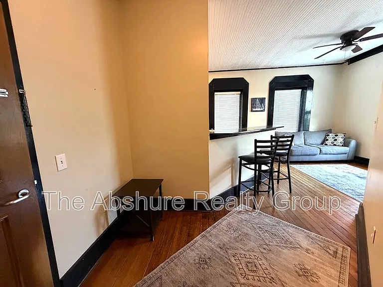523 E Broad St #C — Photo 7