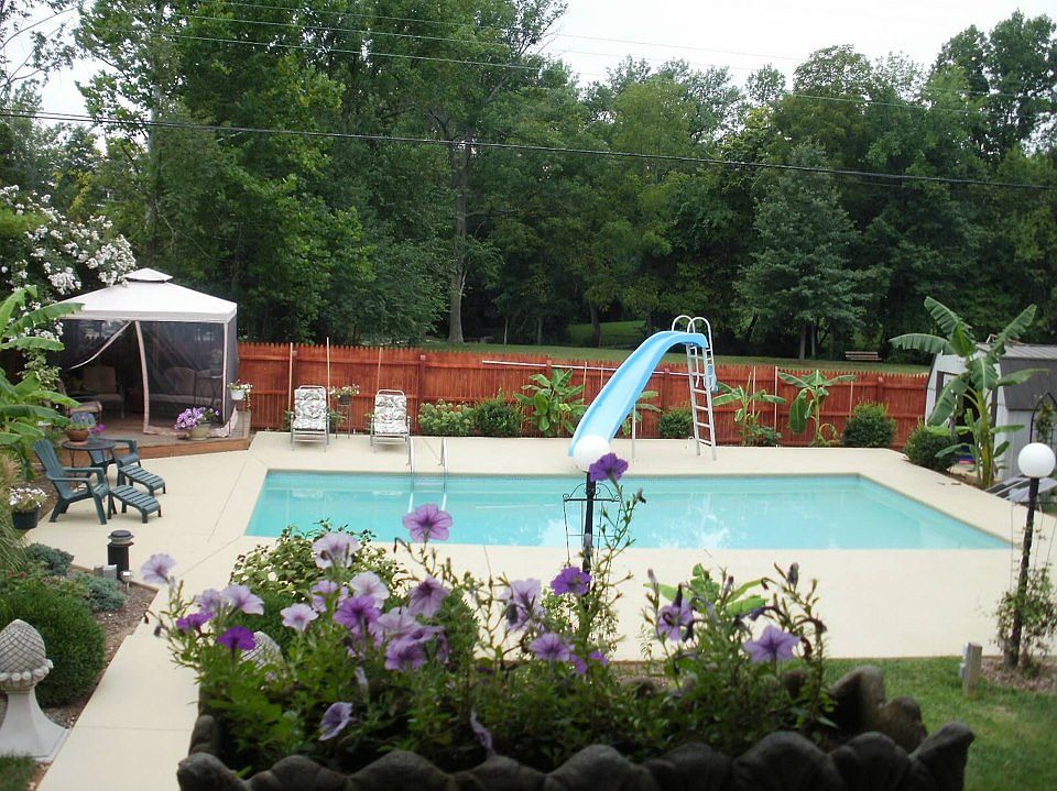 1st image of 414 Westwood Dr