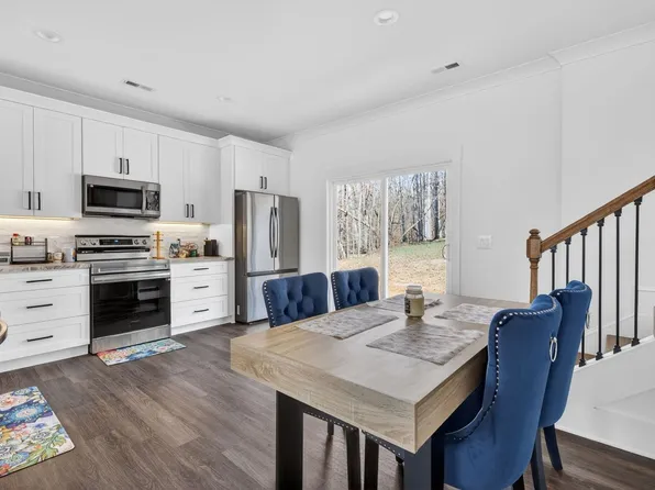 100 Plum Ct, Westminster, SC 29693