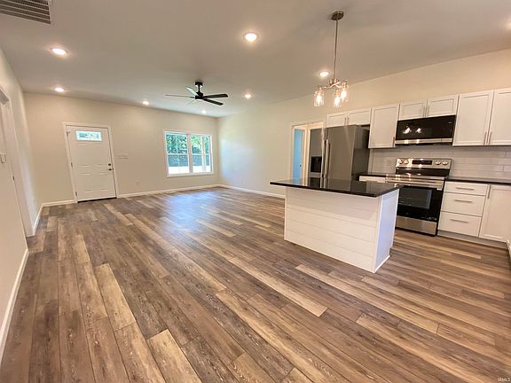 3rd image of 5917 State Road 158