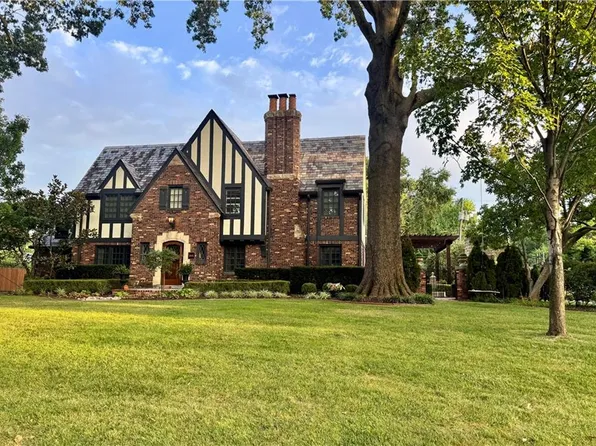 845 W 52nd Ter, Kansas City, MO 64112