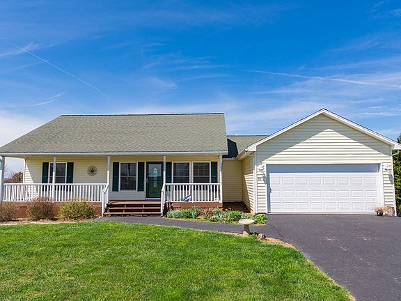 3rd image of 82 Falcon Dr