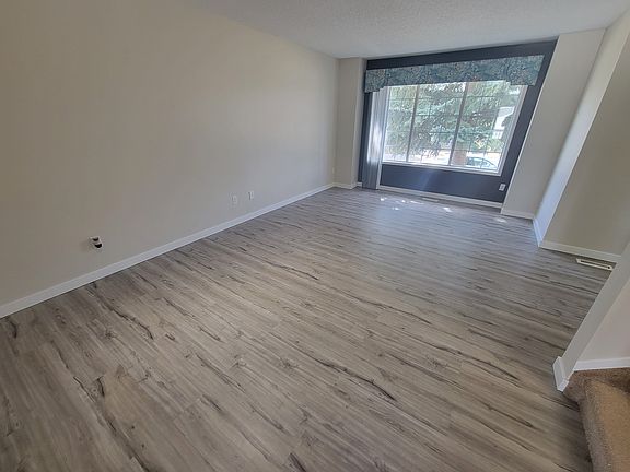 4th image of 8006 15a Ave NW