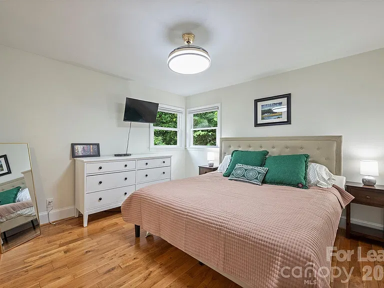 2027 Wensley Dr — Photo 8
