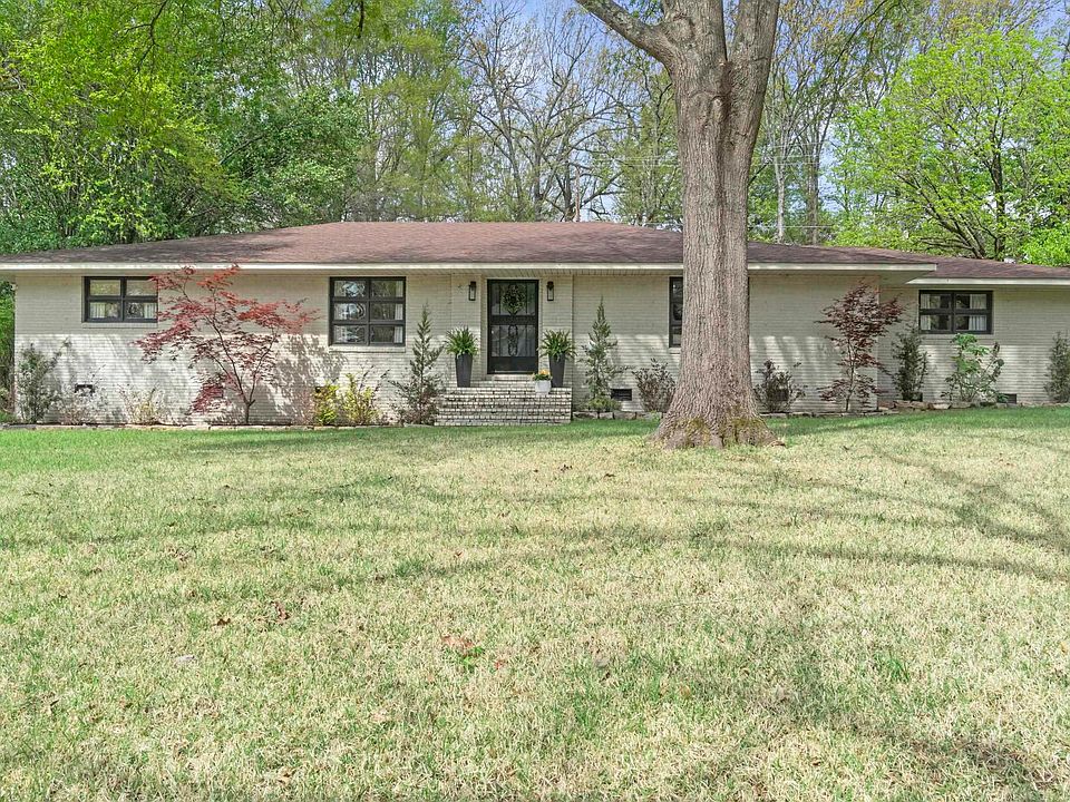 1st image of 10 Shannon Dr