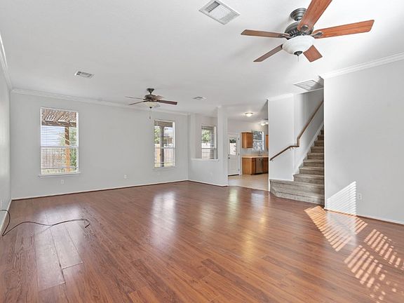 5th image of 120 Brazos Ln