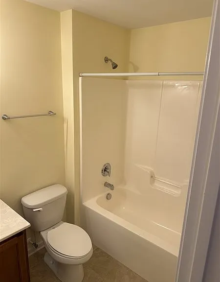 708 E Catawba St — Photo 4