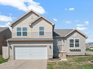 19404 X St, Omaha, NE 68135