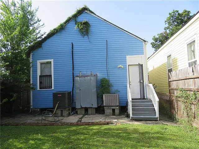 4920 Lasalle St — Photo 16
