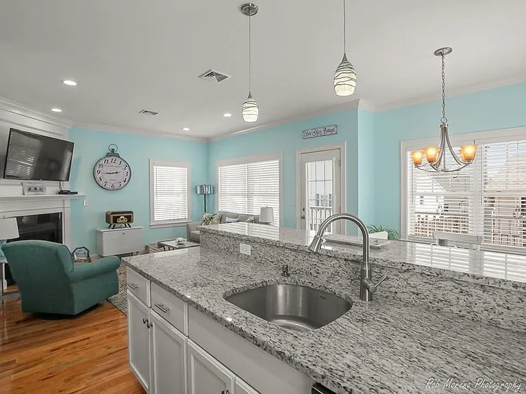 44 Railroad Ave — Photo 6