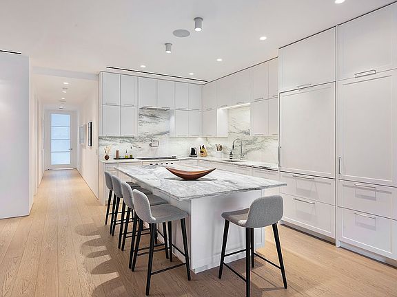 5th image of 28 E 4th St APT 3W