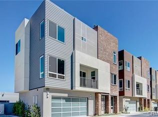 826 Brickyard Ln, Costa Mesa, CA 92627