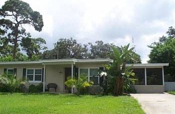1st image of 1565 Golfview Dr
