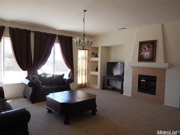 3rd image of 356 Urona Ct