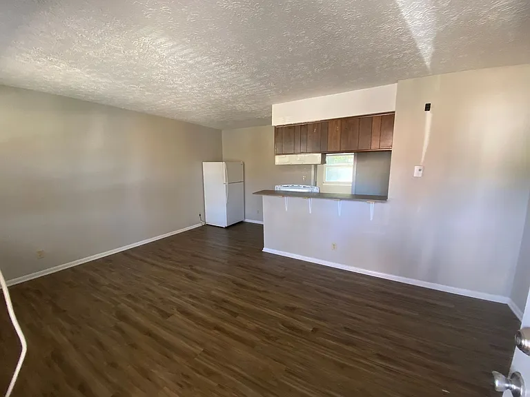 1217 Main St — Photo 12