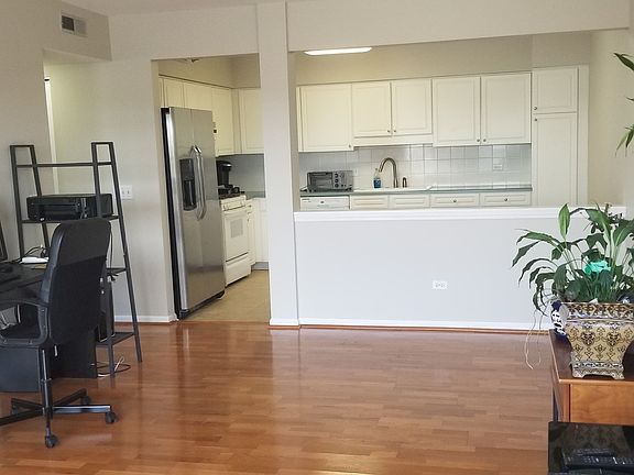 4th image of 7081 W Touhy Ave APT 605