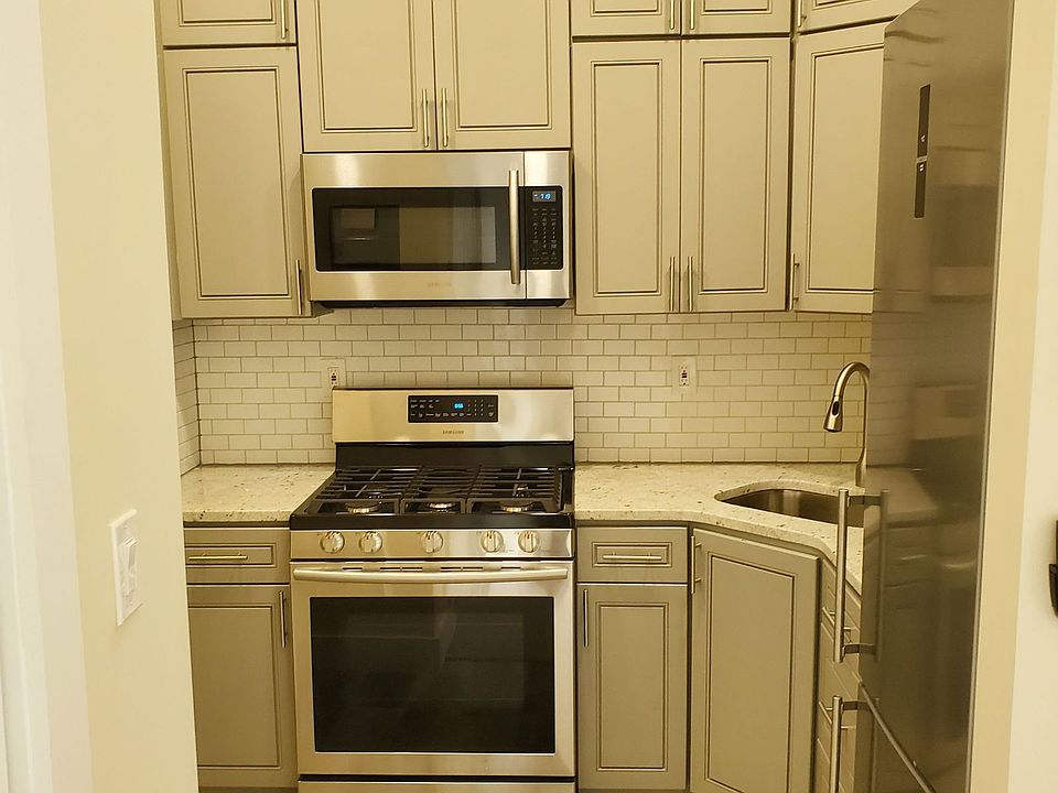 1st image of 149 Peachtree Cir NE #16