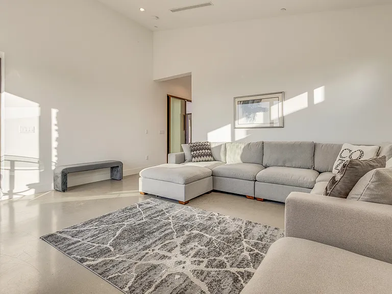 2184 Skyline Heights Ln — Photo 45