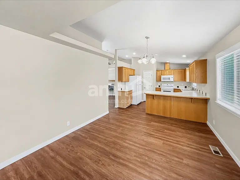 501 N Mira Ave — Photo 5