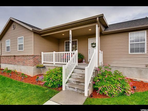 4th image of 2086 E Juniper Dr