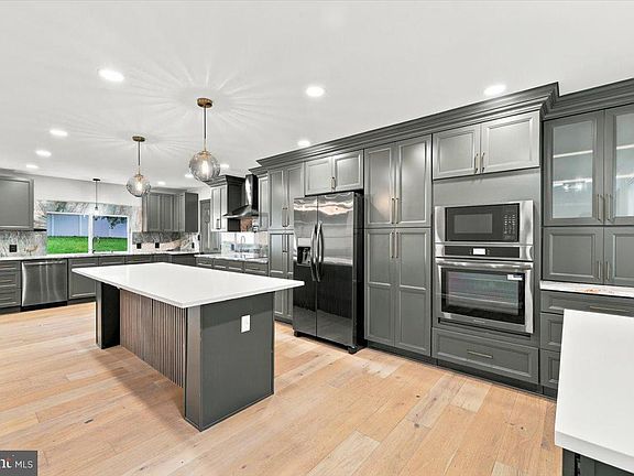 2nd image of 39 Brookwood Dr