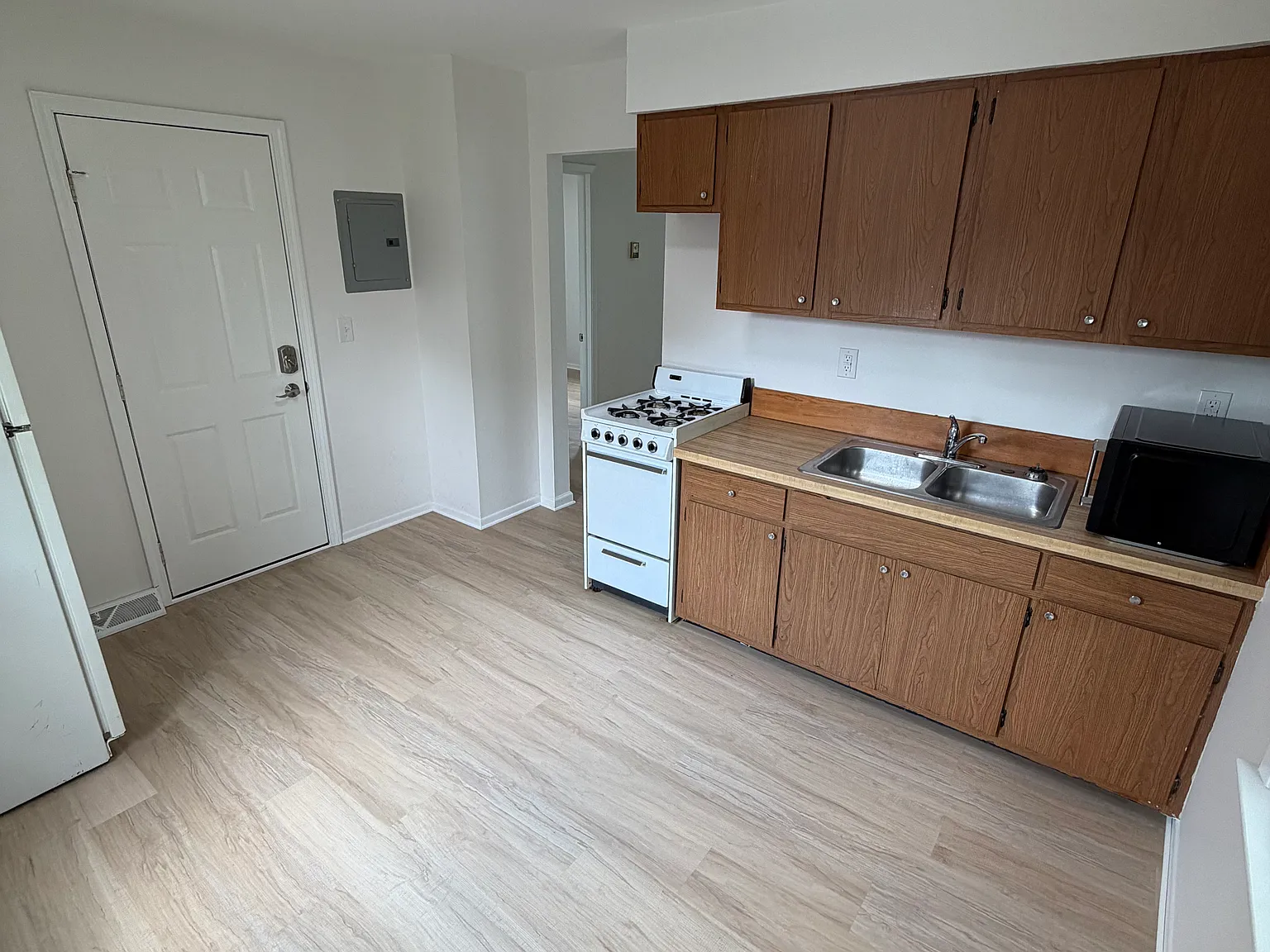 1 bed, 680 sqft, $1,195 — Photo 3