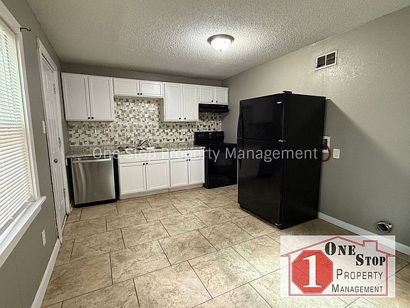 5th image of 7116 Flora Ave