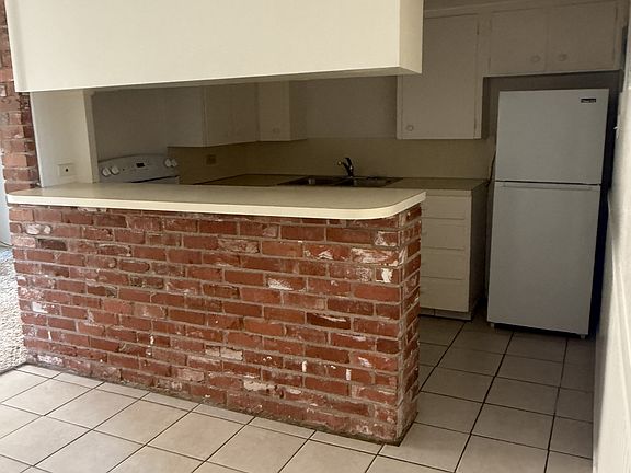 3rd image of 3000 W Illinois Ave APT 10