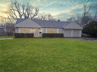 2327 W 77th St, Prairie Village, KS 66208