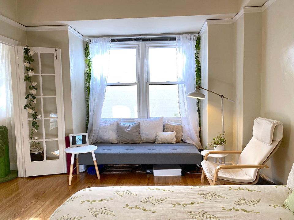 1st image of 1060 Powell St #15