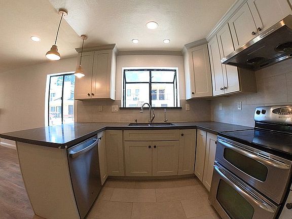 4th image of 461 Northlake Dr APT 20