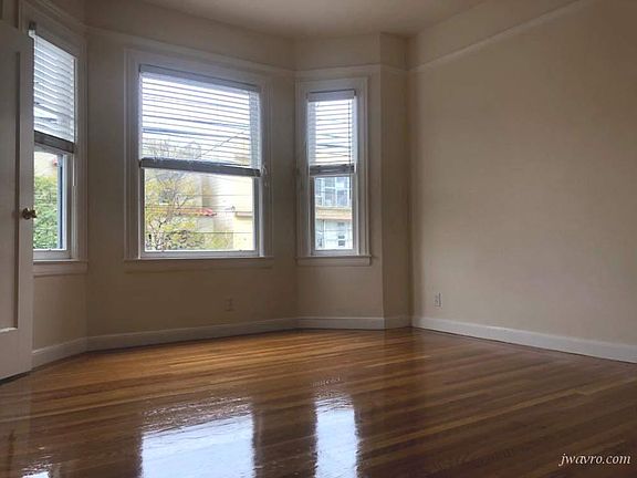 5th image of 1301 York St #4