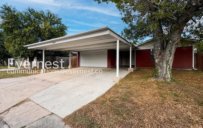 4 bed, 2.0 bath, 1366 sqft, $1,695 — Photo 2