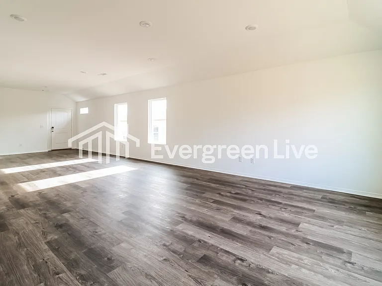 7024 Potomac Trl — Photo 5
