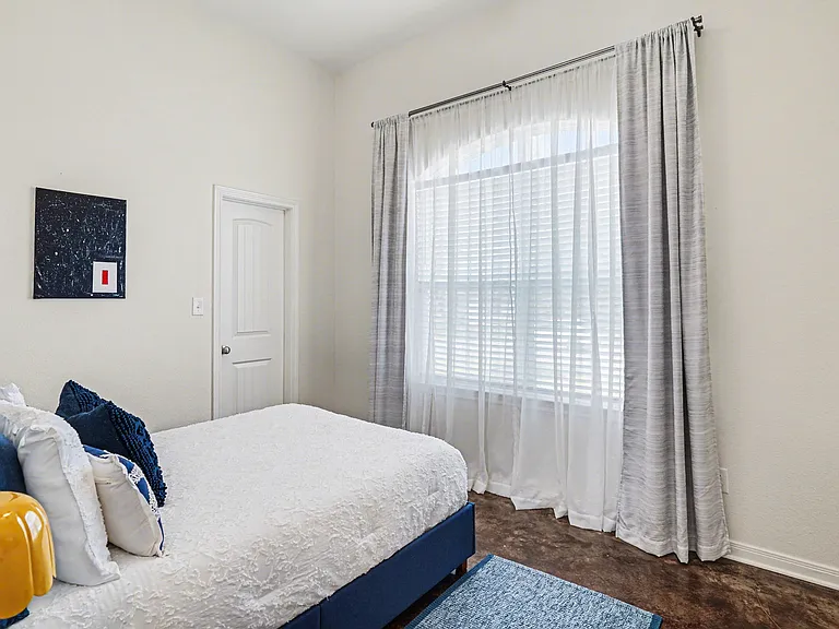 2425 S 16th St — Photo 28