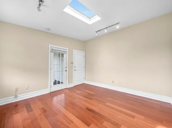 240 Clendenny Avenue image 30 of 40