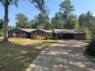 402 Kelly Creek Rd, Collins, MS 39428