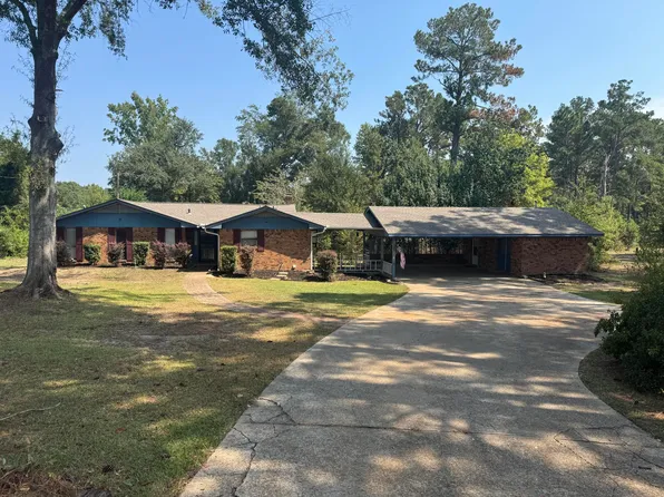 402 Kelly Creek Rd, Collins, MS 39428