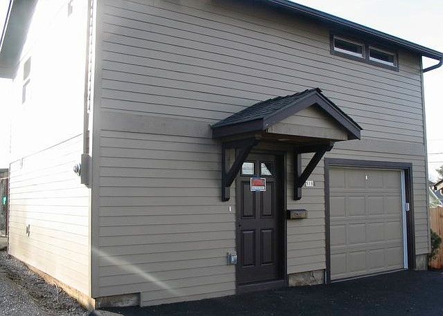 Entry to apt (garage is used by owner)