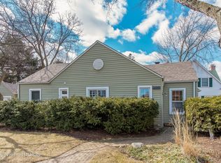 9550 Lincolnwood Dr, Evanston, IL 60203