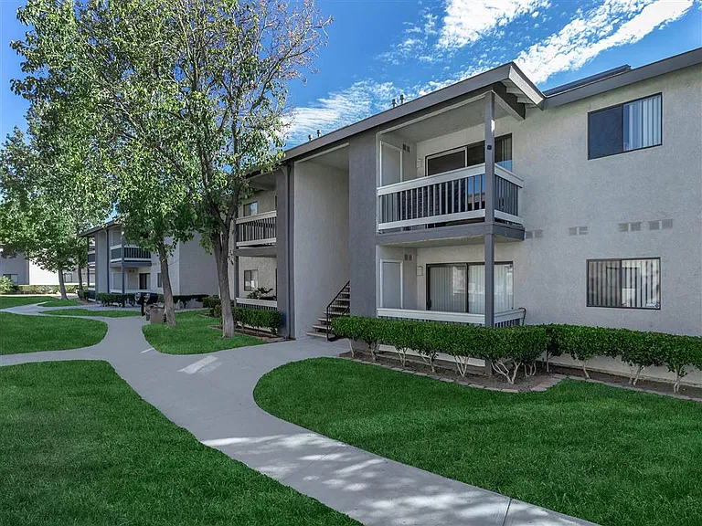 Montecito Apartments — Photo 9