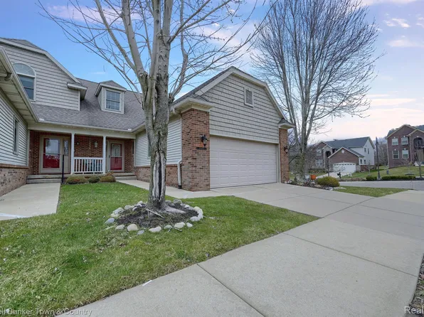 30975 Asbury Hill Ct, New Hudson, MI 48165