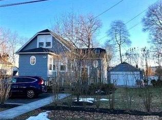 22 Sawyer Ave, West Babylon, NY 11704