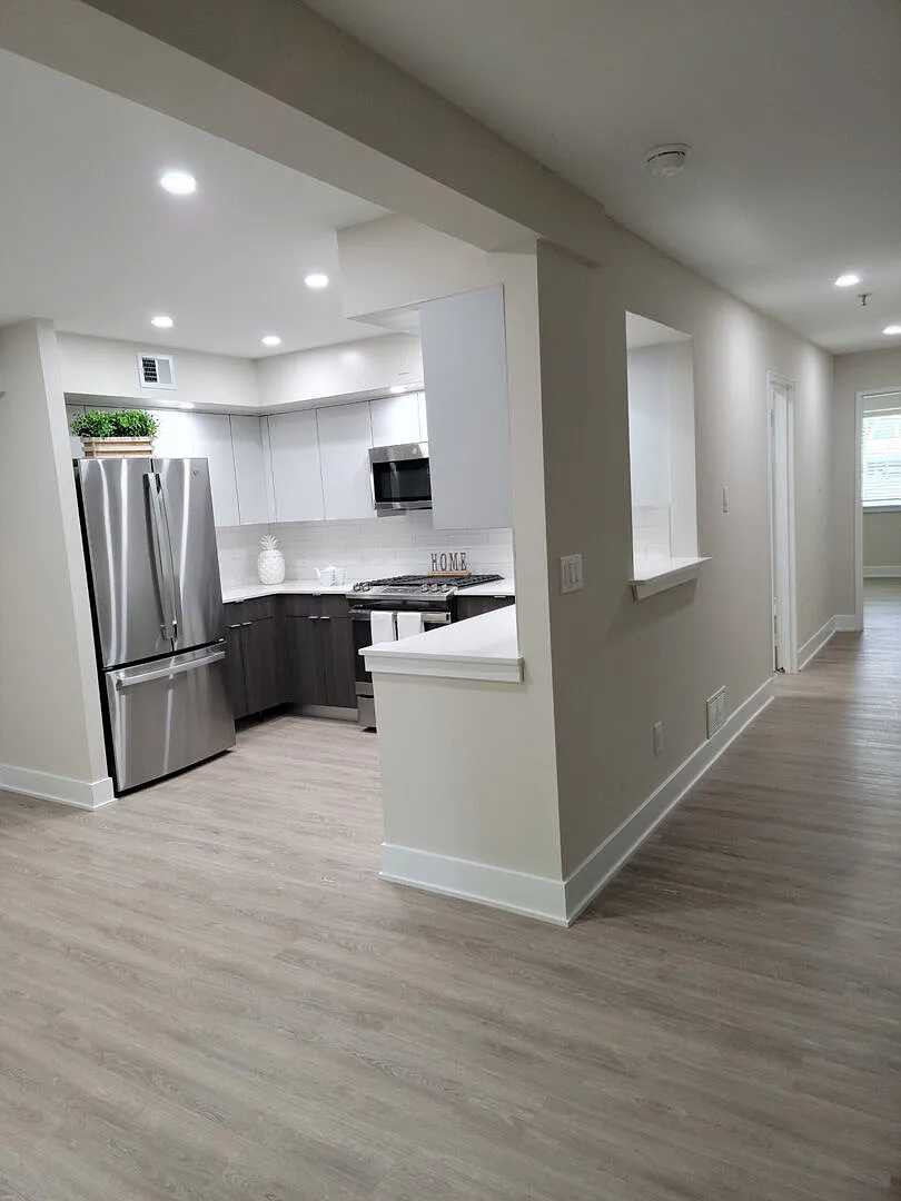 Lolas Place — Photo 2